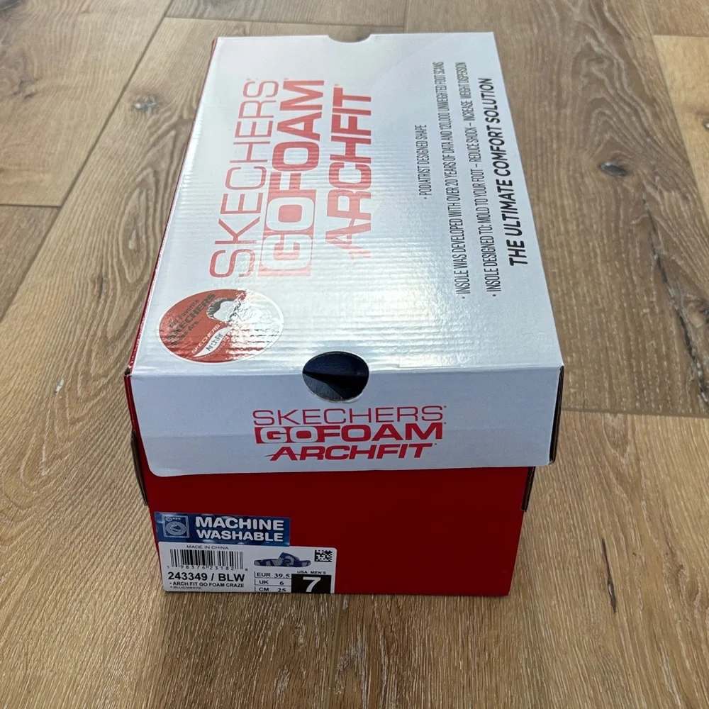 NEW IN BOX - Skechers Blue and White GO FOAM Arch Fit Craze Slide Sandals - Picture 6 of 6